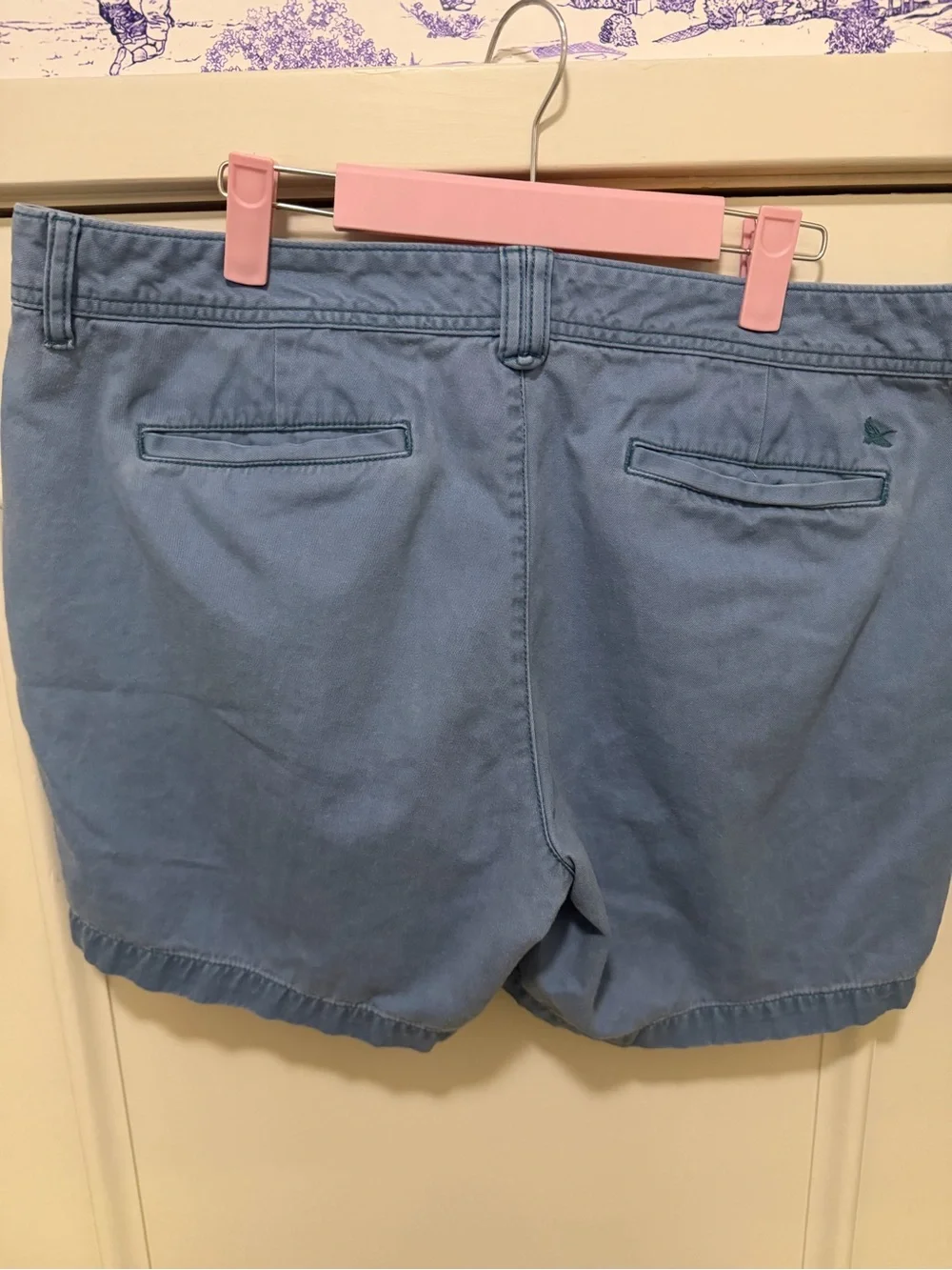 Eddie Bauer LegendWash Chino Shorts - Size 14
